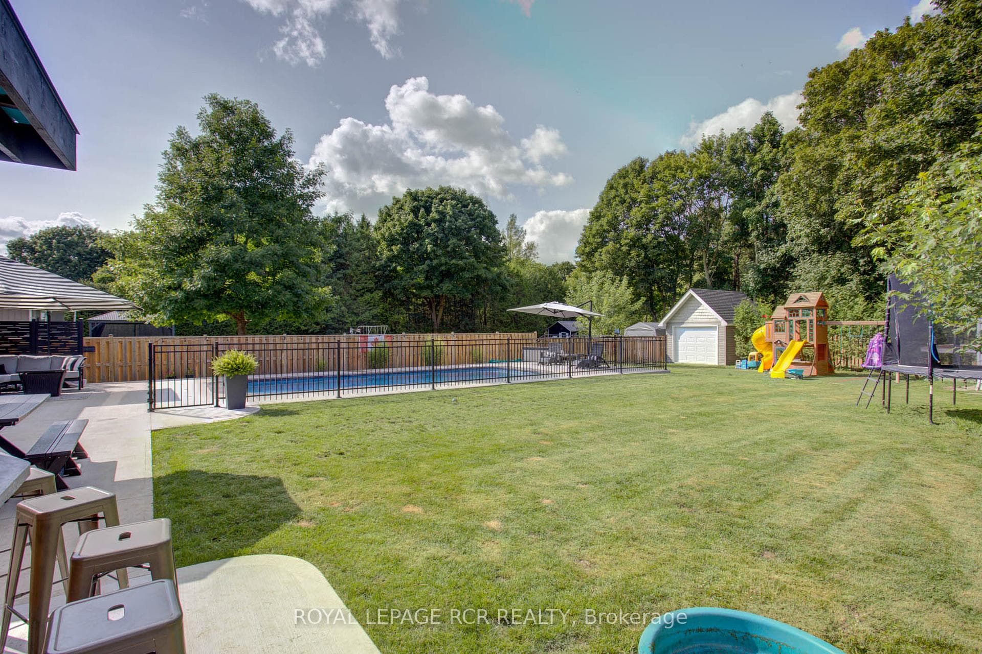 177 Francis Street photo 22