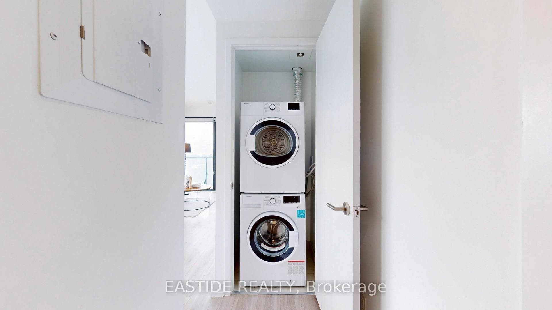 161 Roehampton Avenue Unit 3904 photo 17