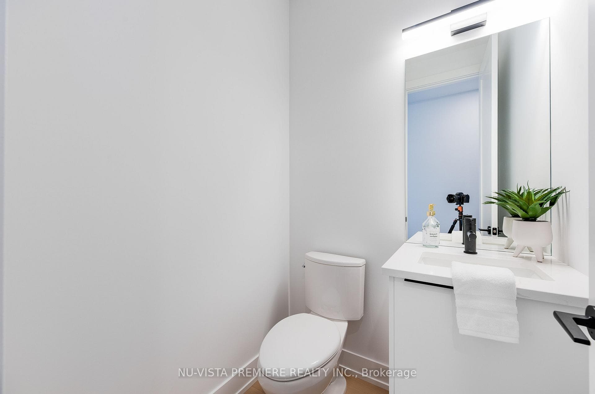photos of a similar unit