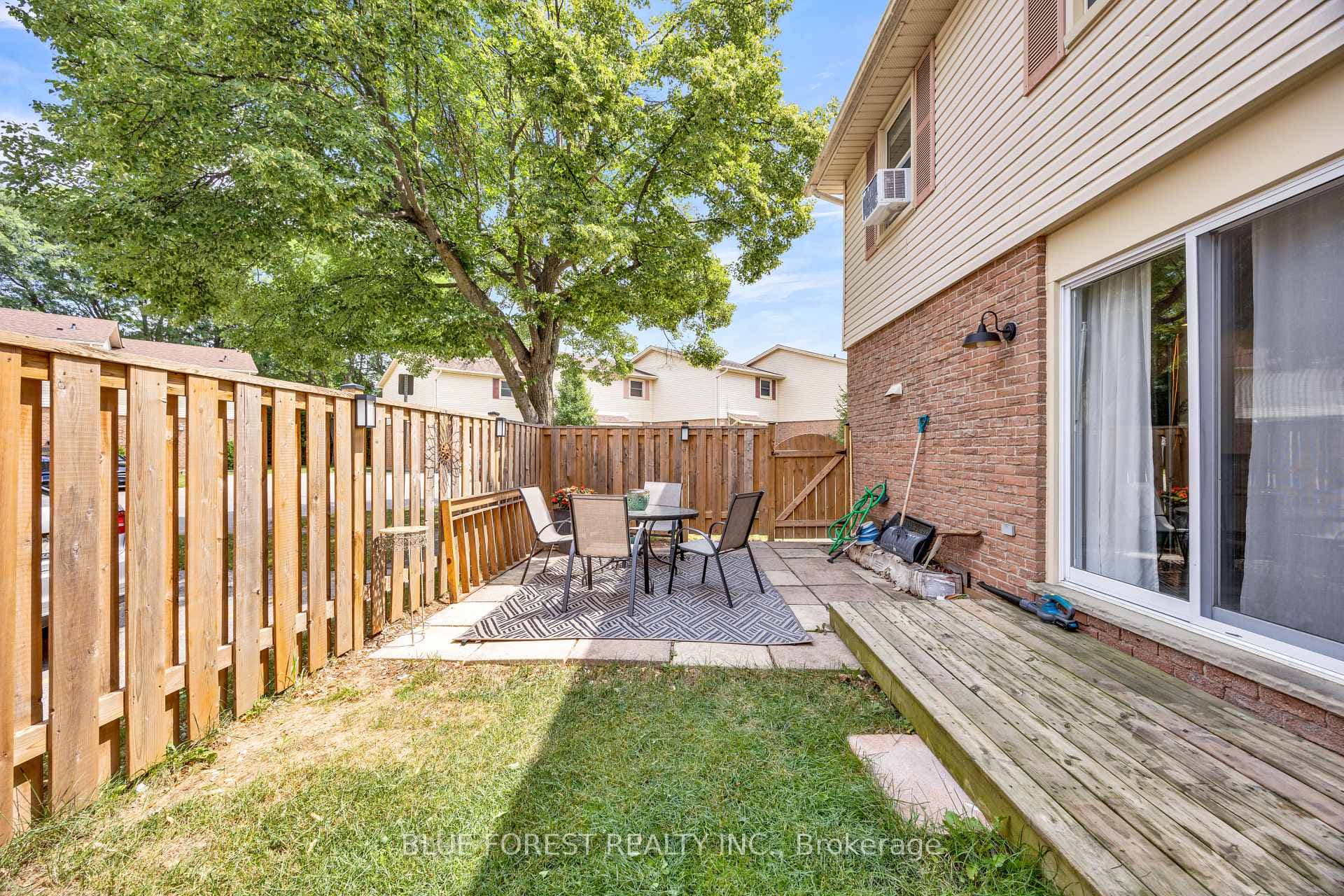 230 Clarke Road Unit 92 photo 39