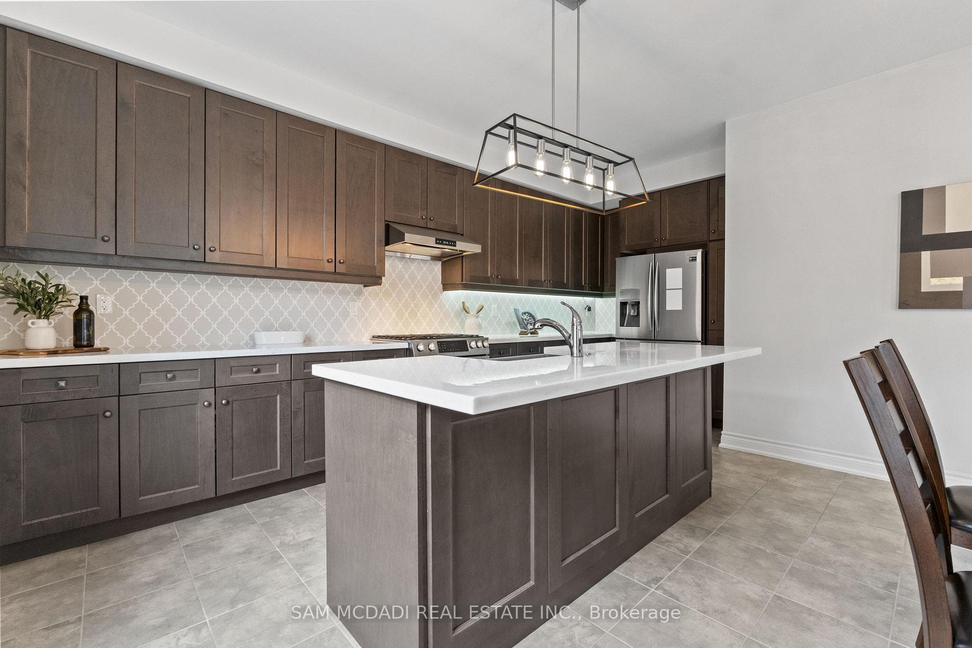 458 George Ryan Avenue photo 9