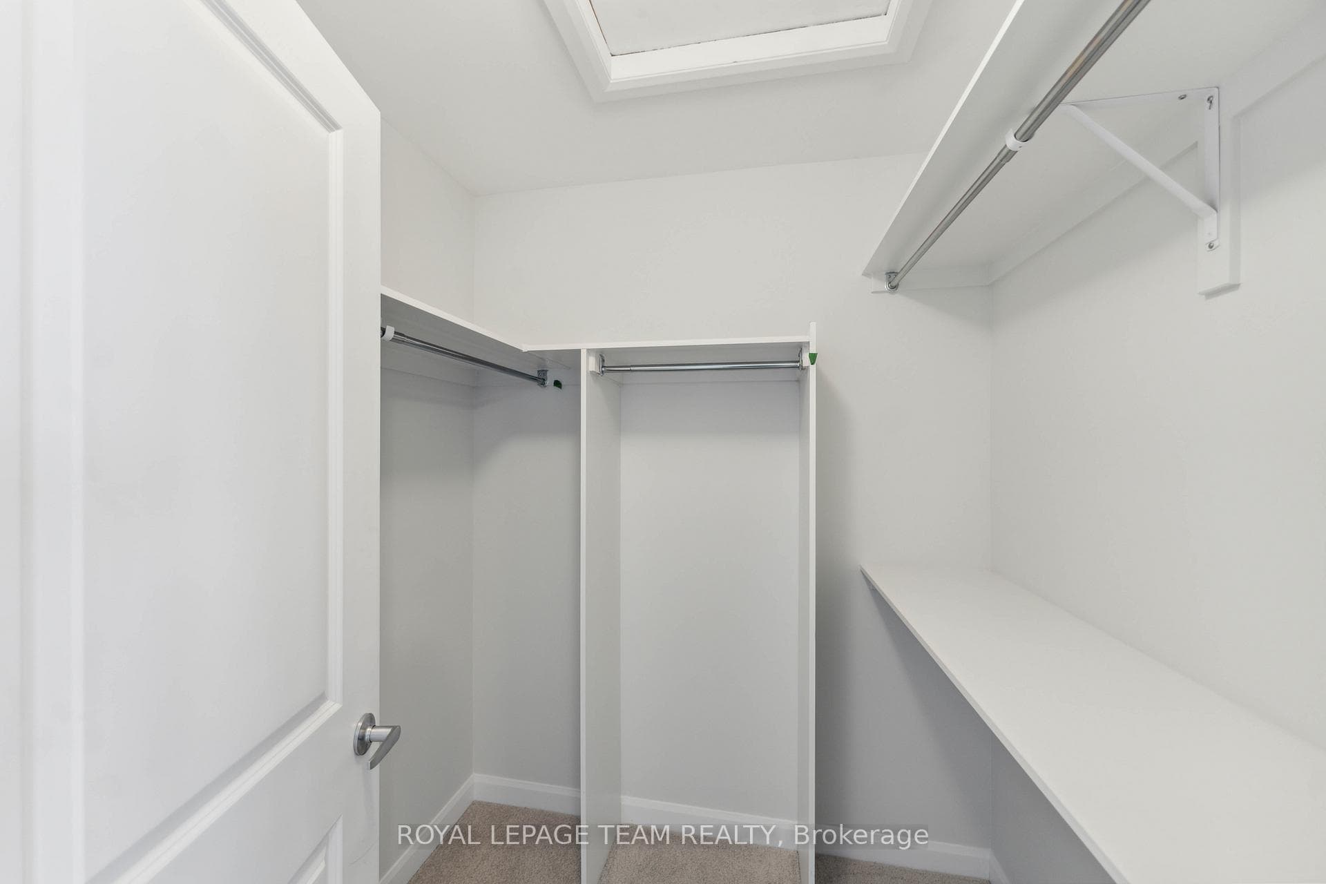 709 Fairline Row photo 16