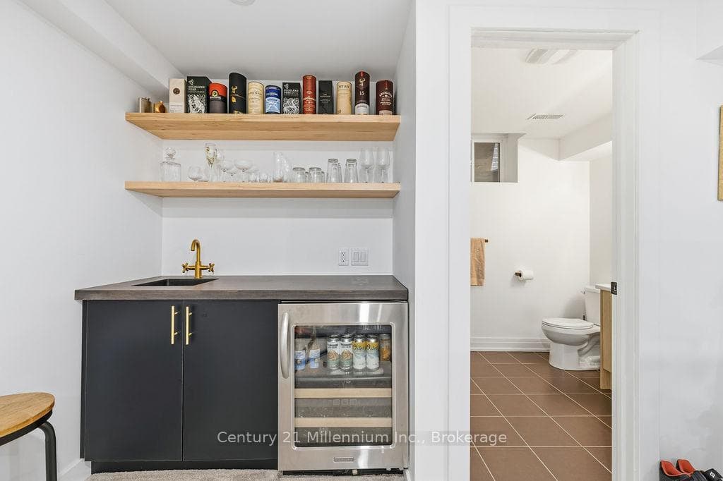 30 Mclean Avenue photo 34