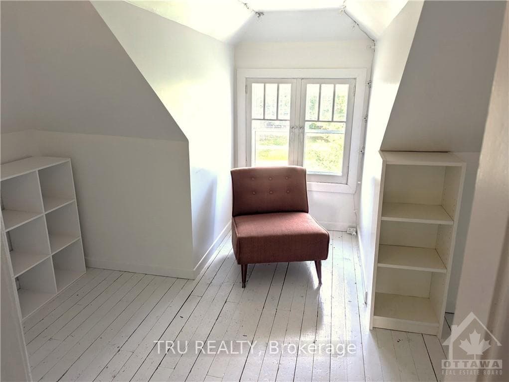 226 DONALD Street photo 18