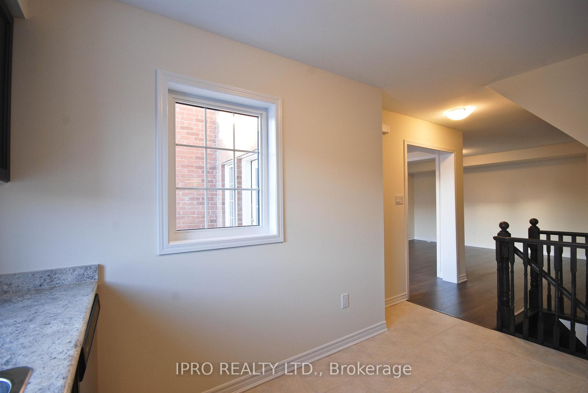 1670 Clitherow Street photo 8