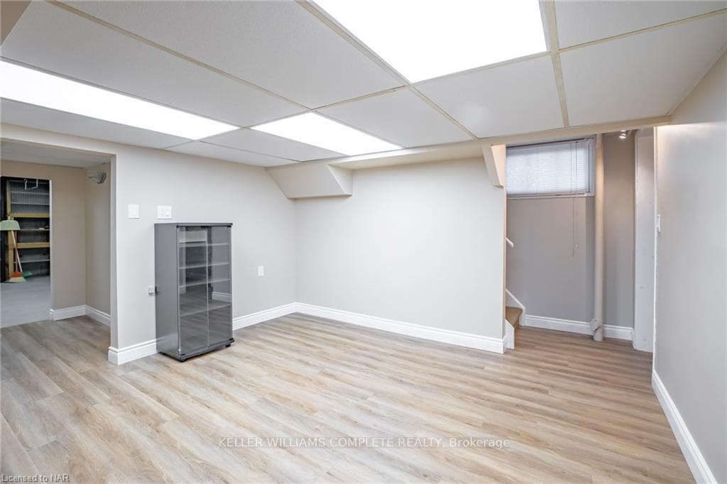 3 GROVE Avenue photo 25