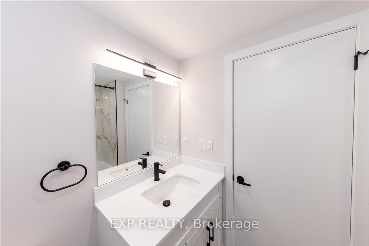 149 Ivon Avenue photo 26