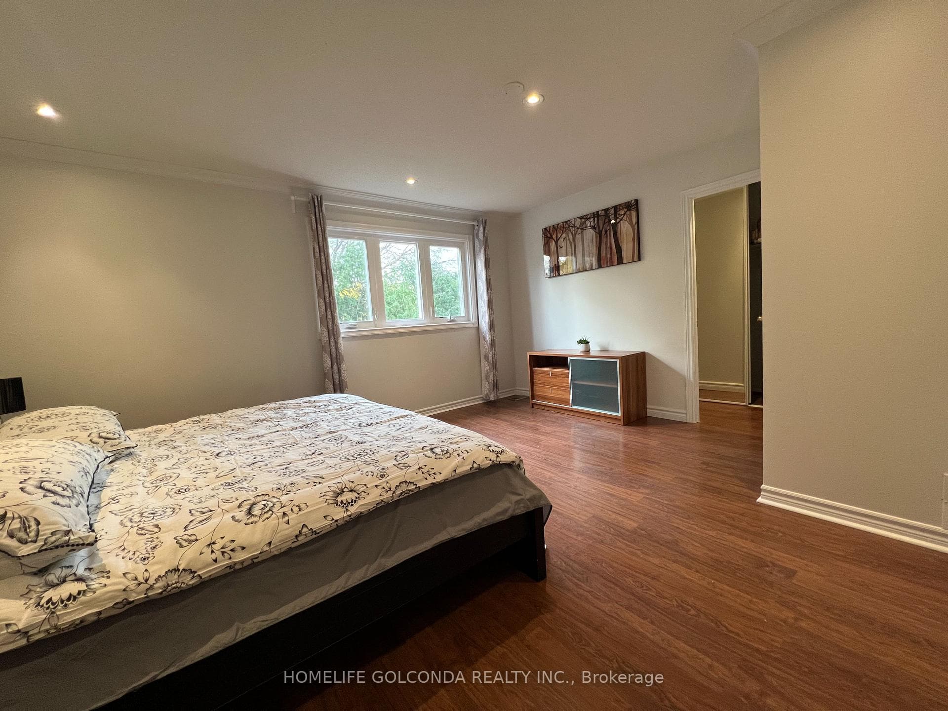 172 Stephenson Crescent photo 17