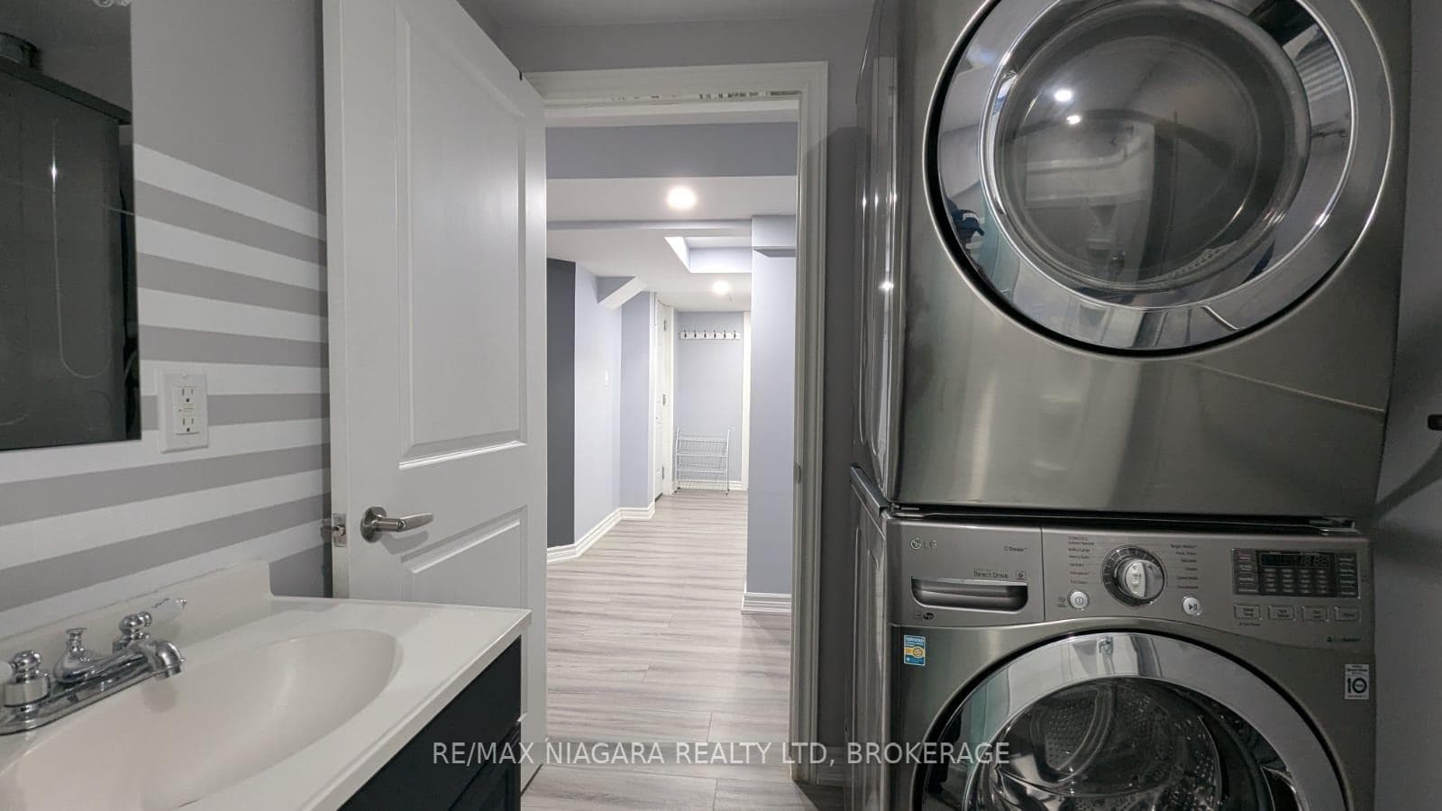 5622 Osprey Avenue Unit Lower photo 8