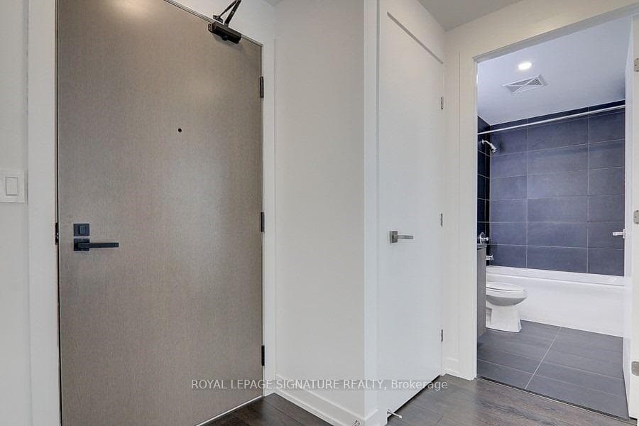 223 St Clair Avenue Unit 318 photo 6