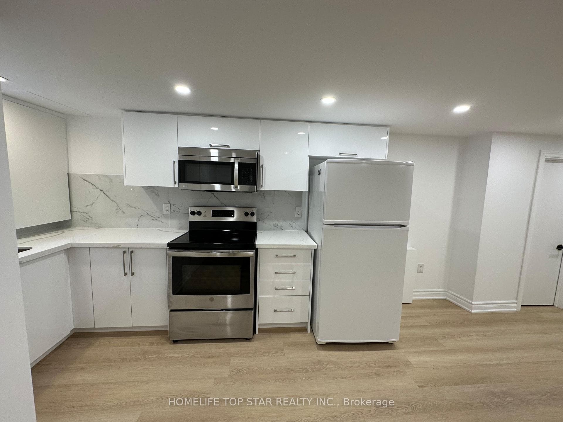 38 Cartier Crescent Unit Basement photo 5