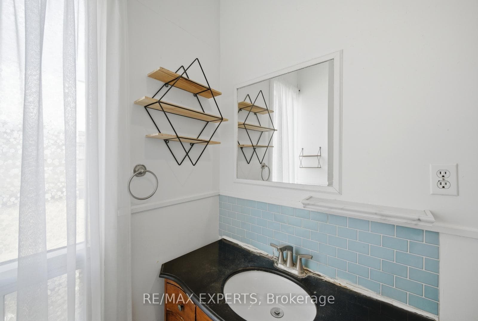 136 Harrison Street photo 21