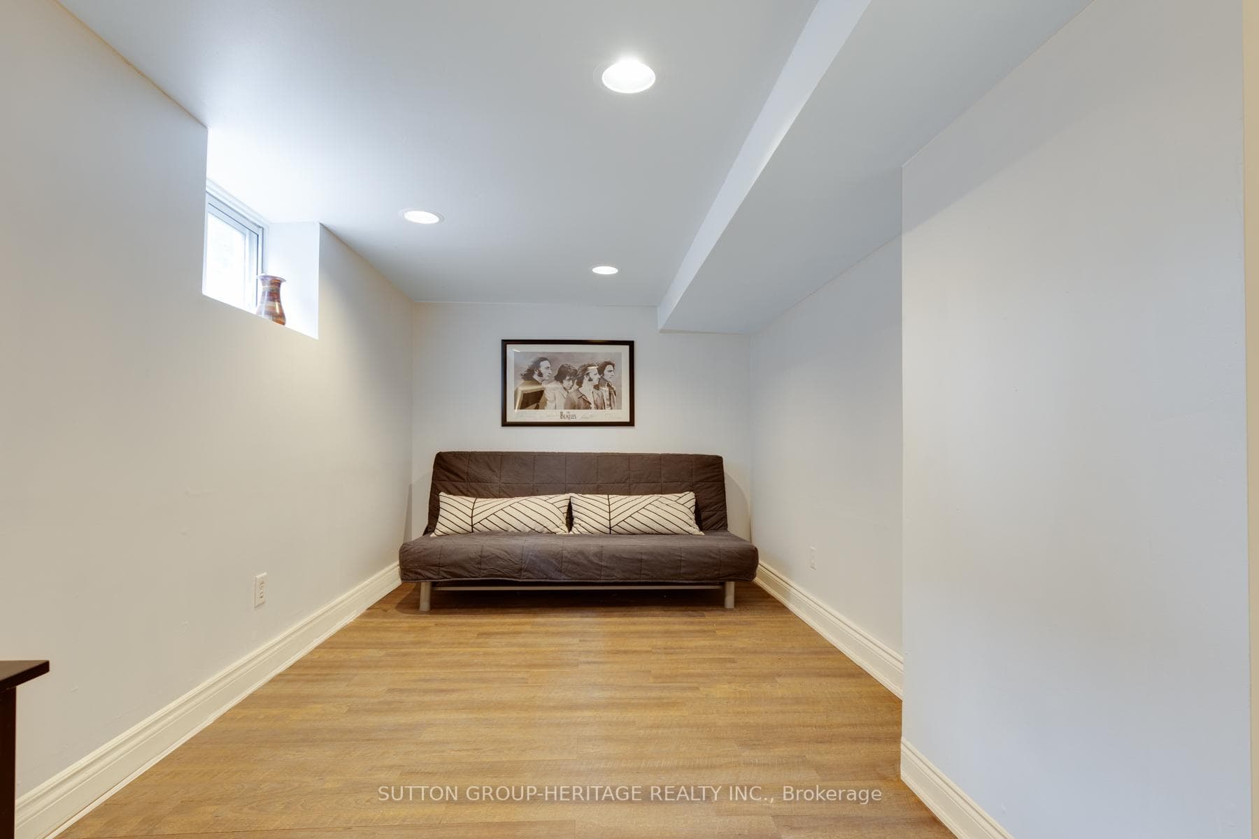 139 Queens Drive photo 28