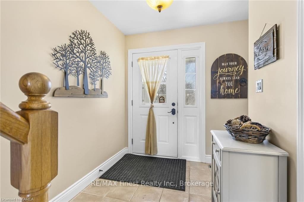 91 MCKEOWN Crescent photo 7
