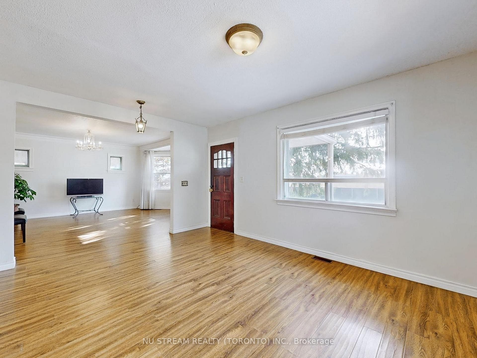 23 Mississauga Road Unit Full House photo 6