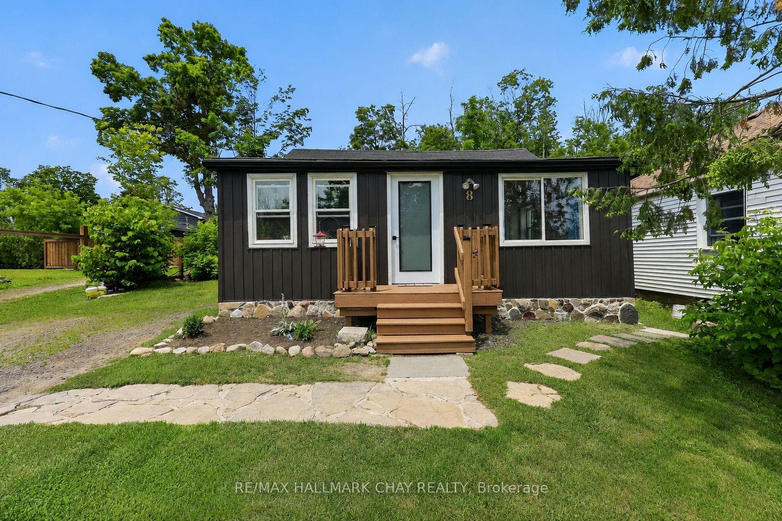 8 Myrtle Avenue photo 16