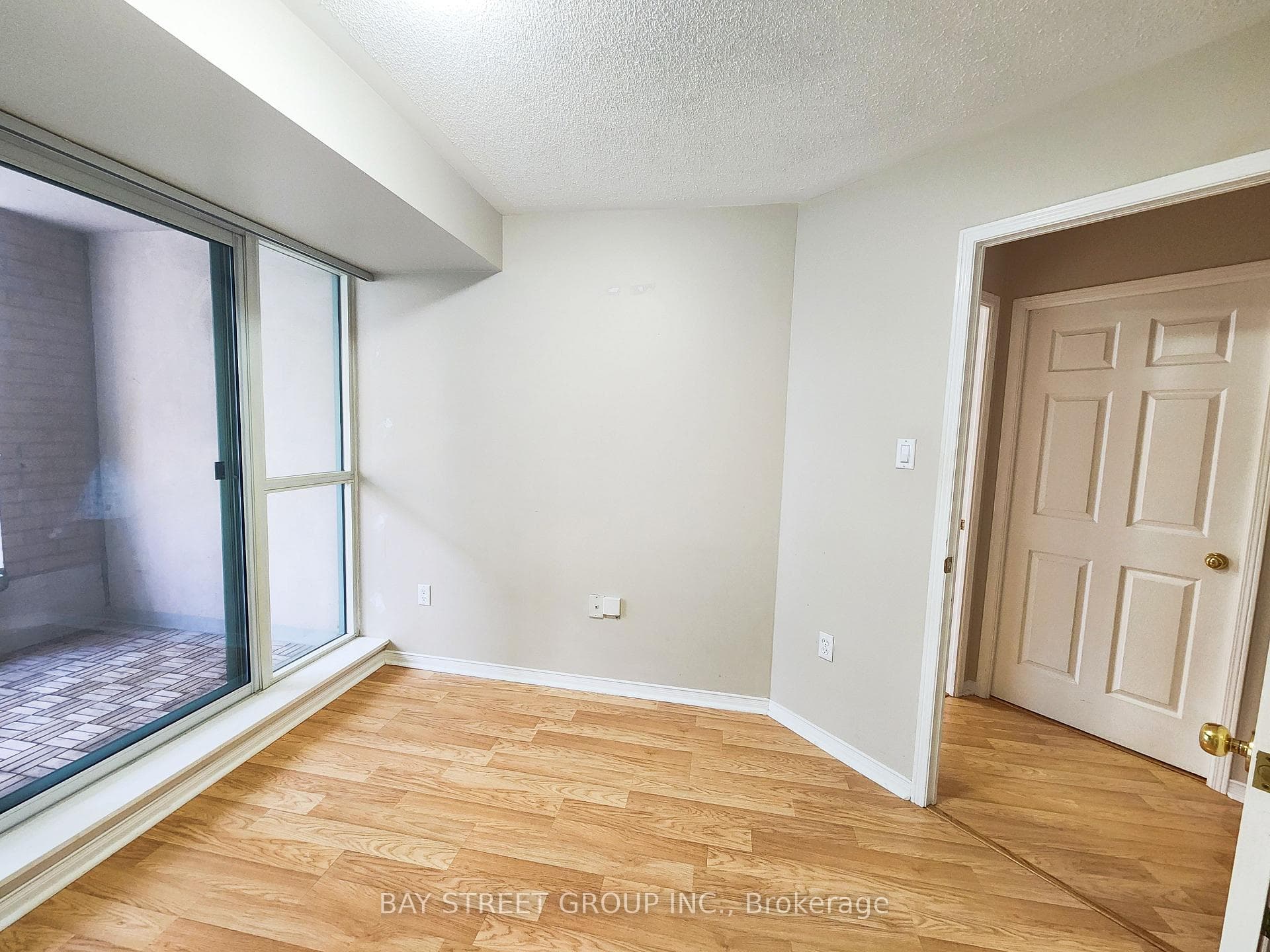 887 Bay Street Unit 505 photo 21