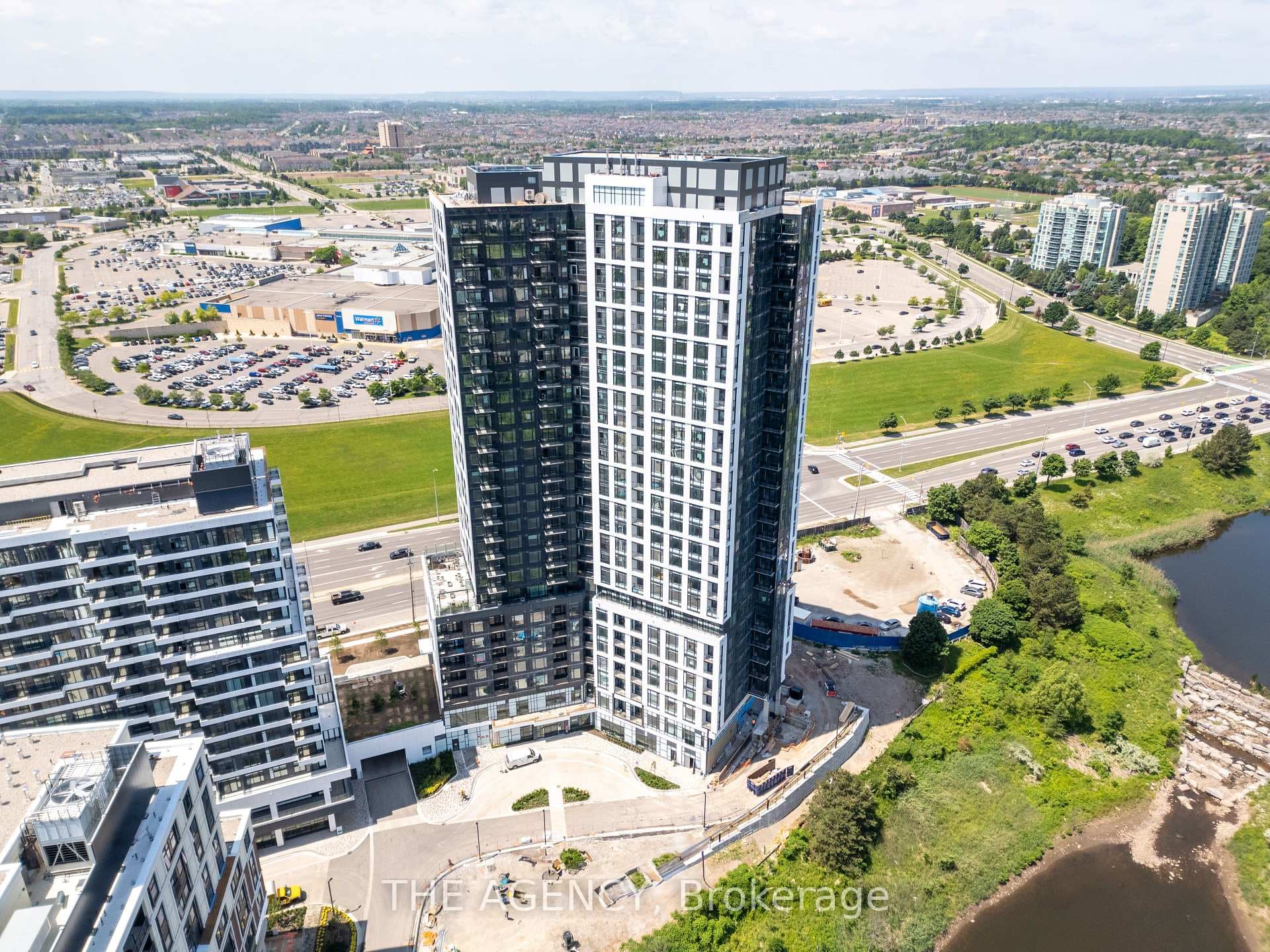 2495 Eglinton Avenue Unit 807 photo 1