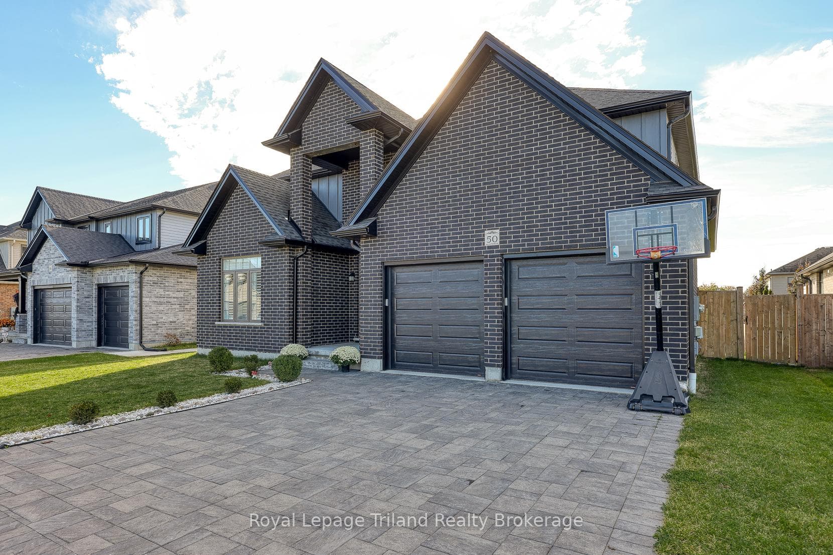 50 Thames Springs Crescent photo 4