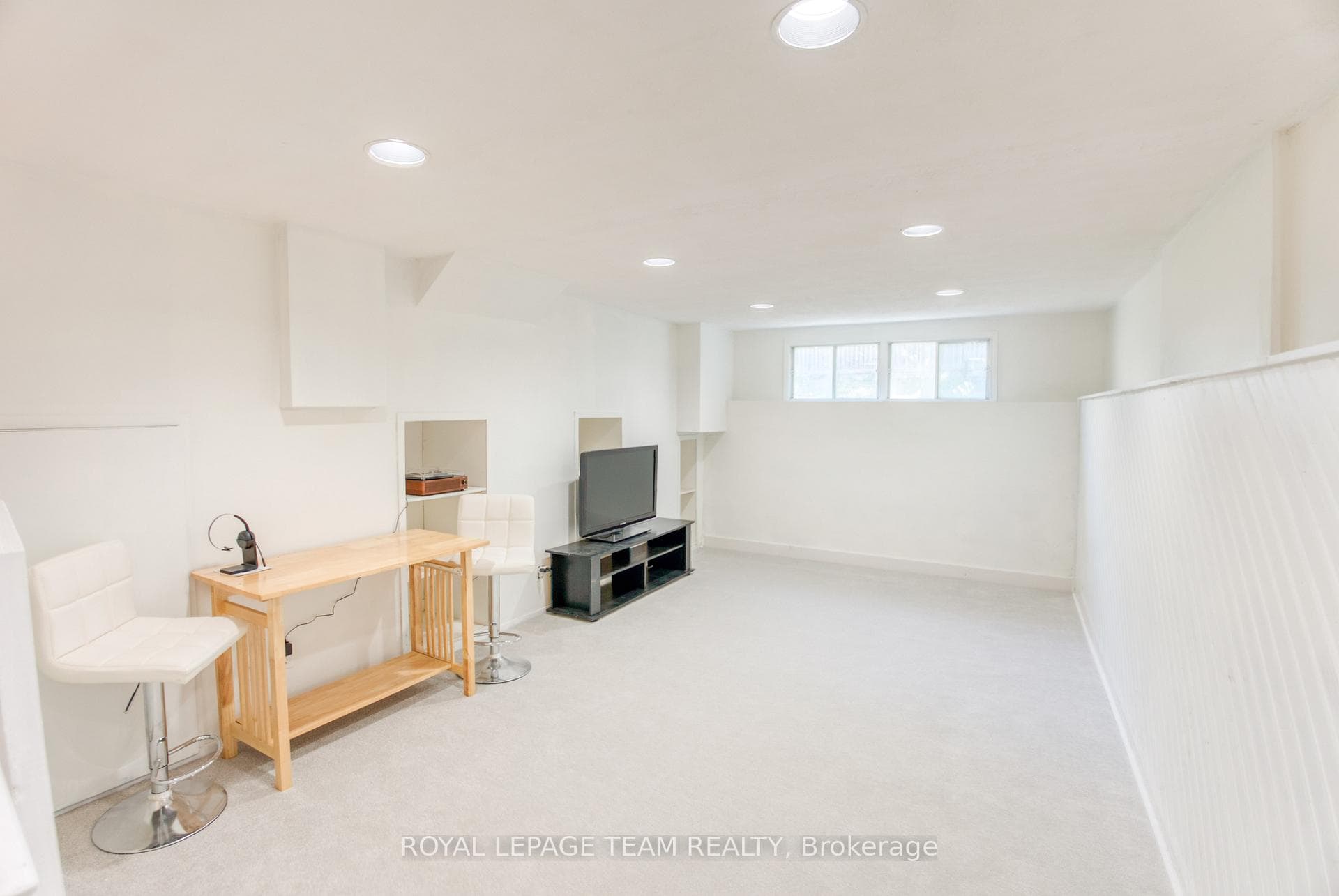 21 Equestrian Drive photo 34