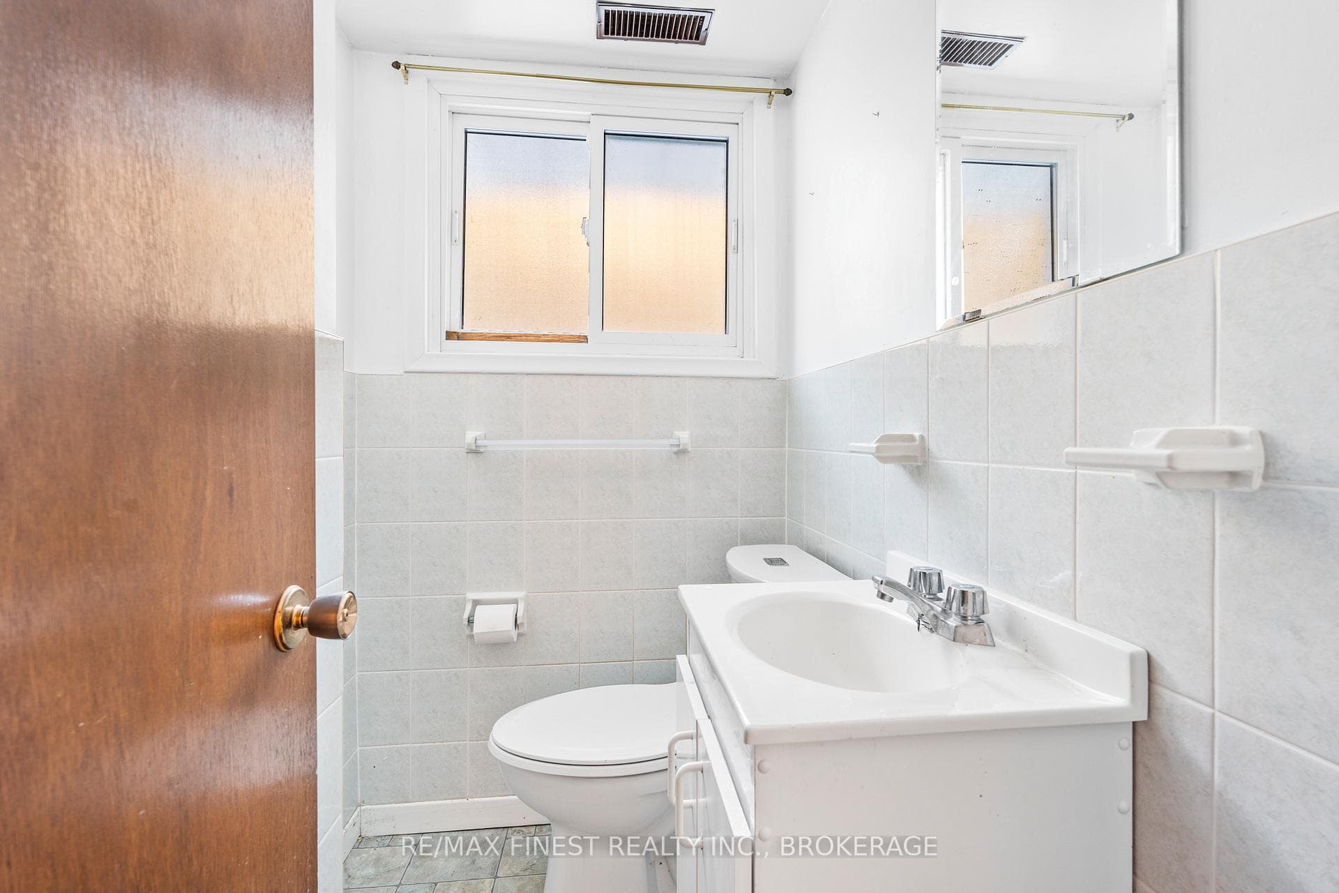 698 Fleet Street photo 21