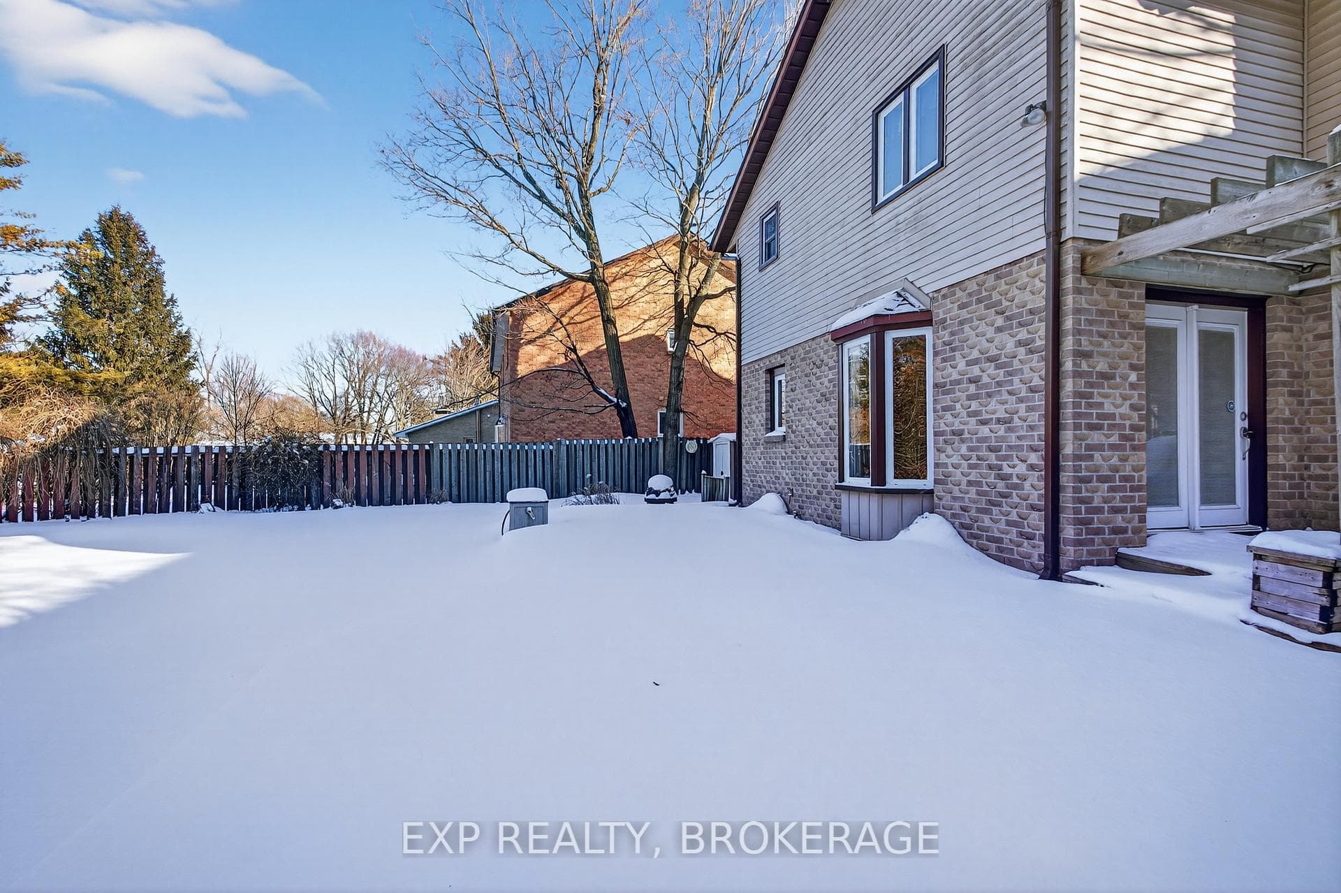 578 SYCAMORE Street photo 34