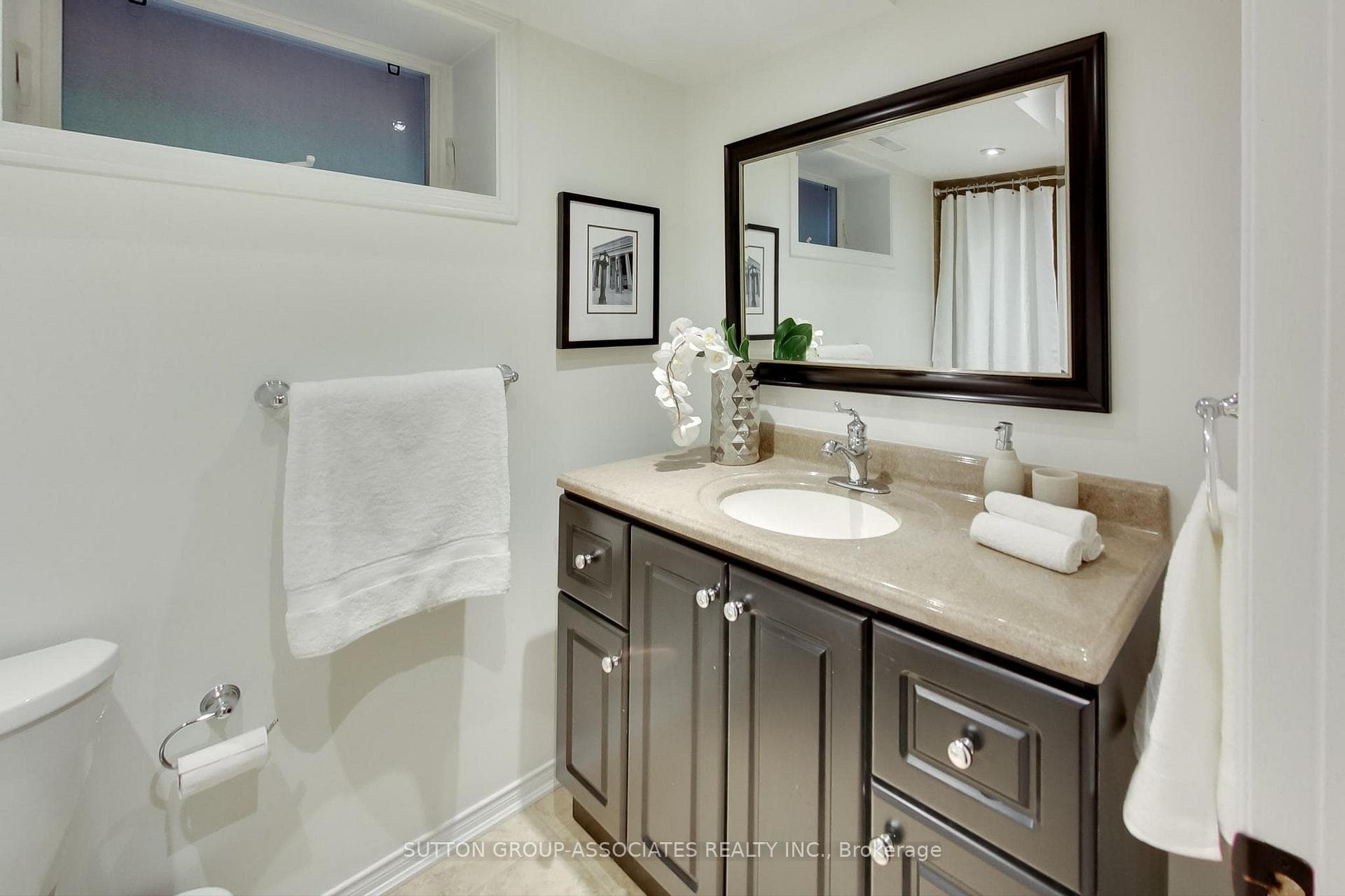 44 Corby Avenue photo 33