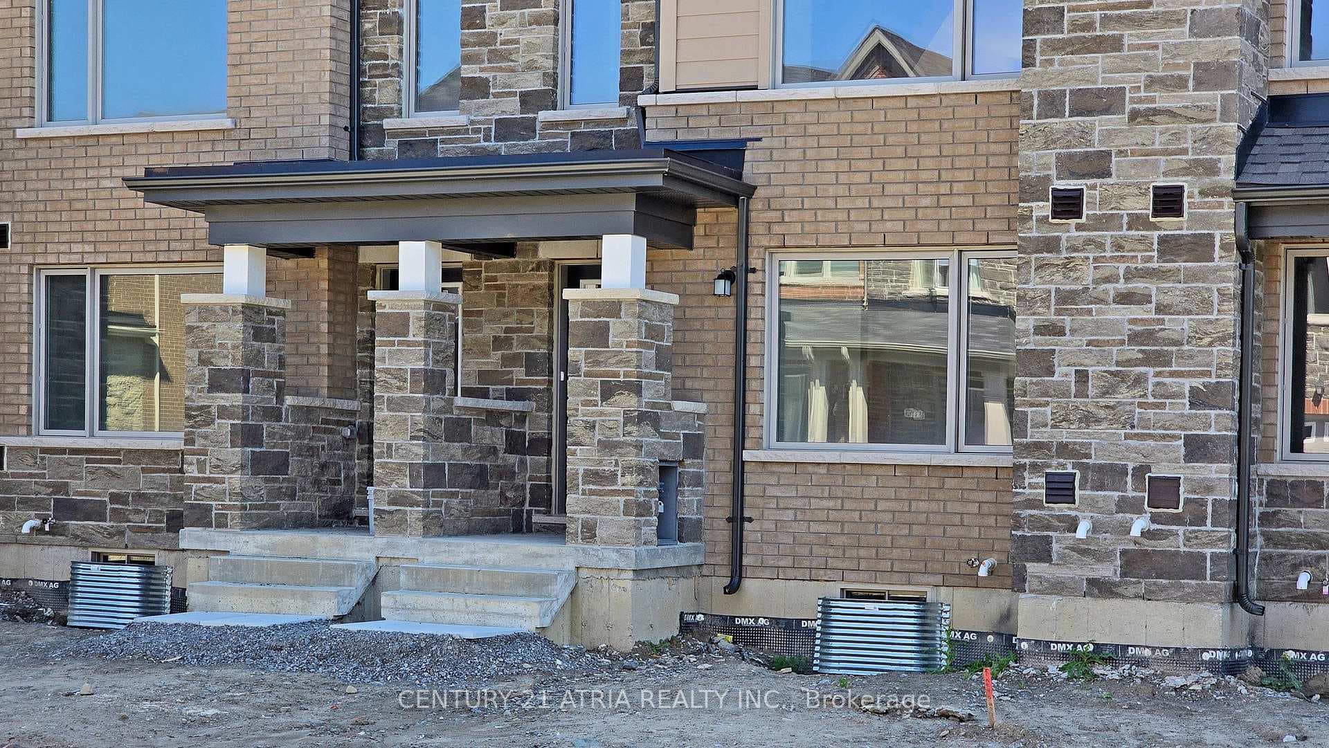 150 Lageer Drive photo 3