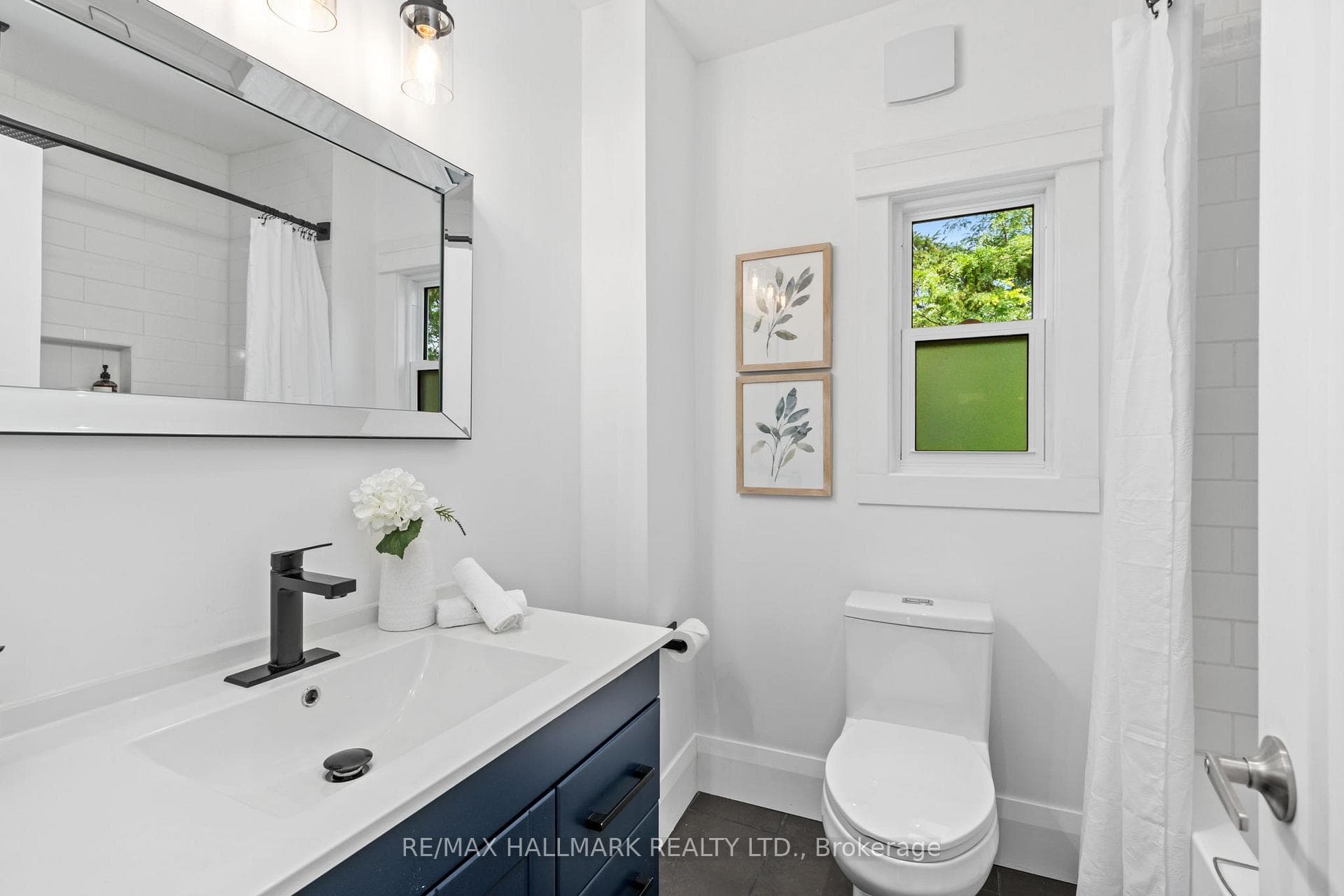 424 Kingston Road photo 18