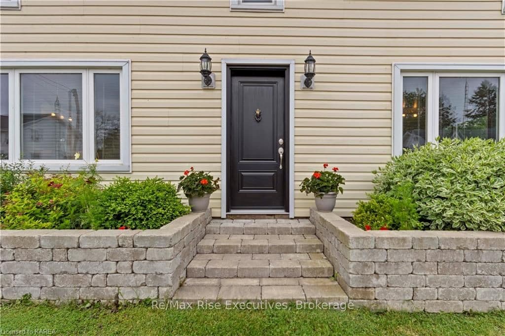 817 KING Street photo 7