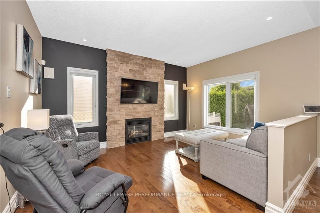 500 CRYSTAL Court photo 7