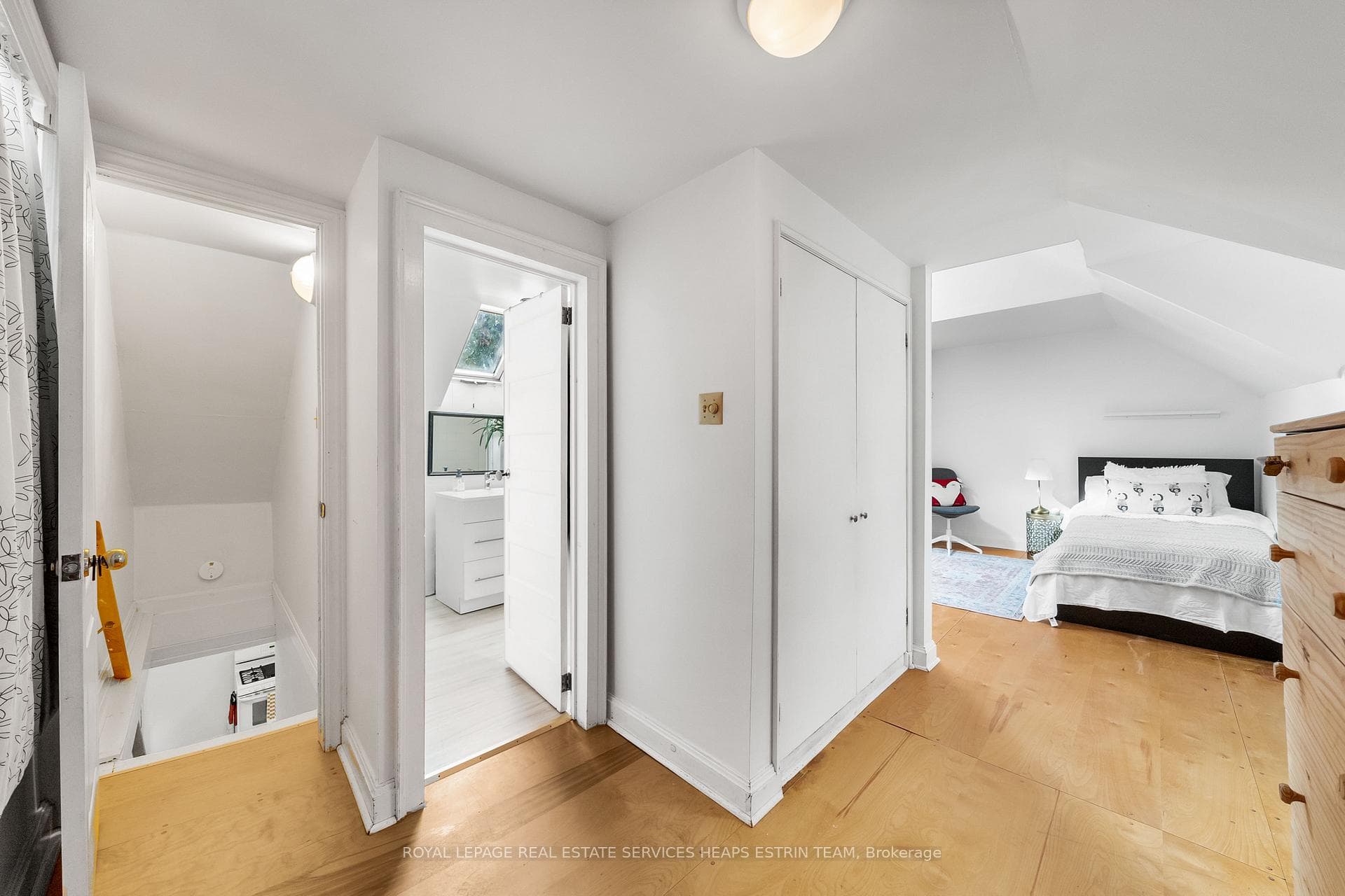 210 Ontario Street photo 19