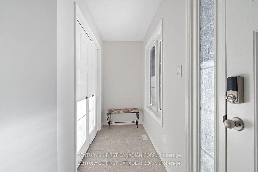 46 Westlake Drive photo 5