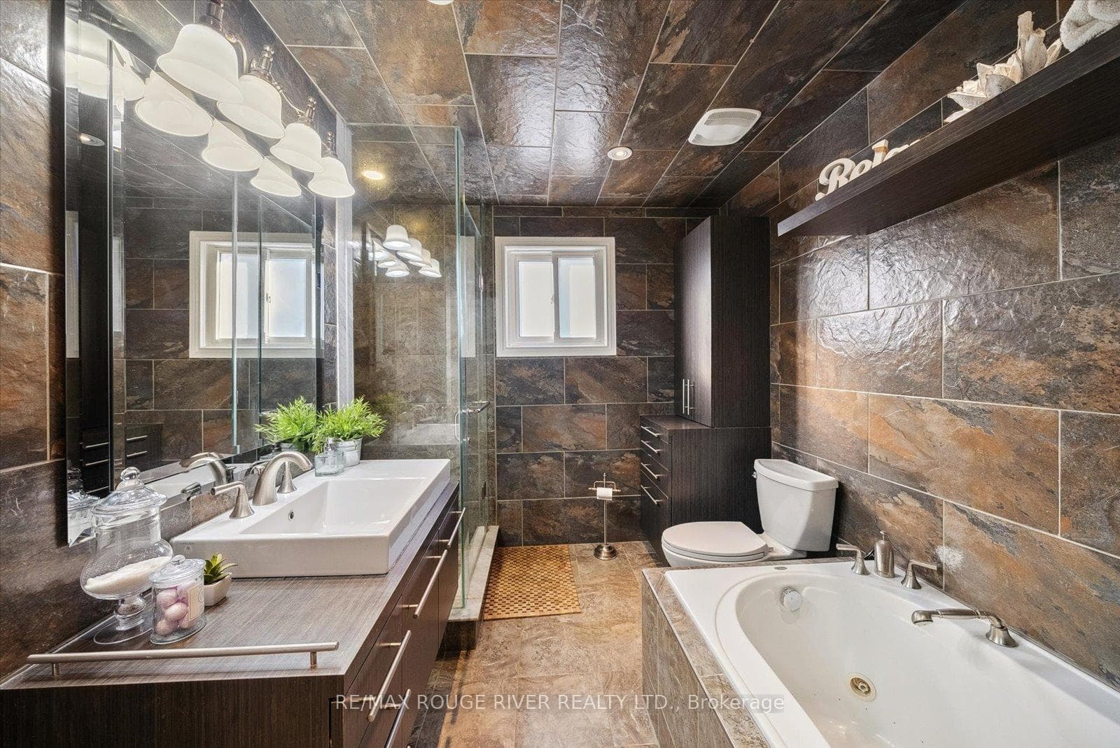 6 Guthrie Crescent photo 23