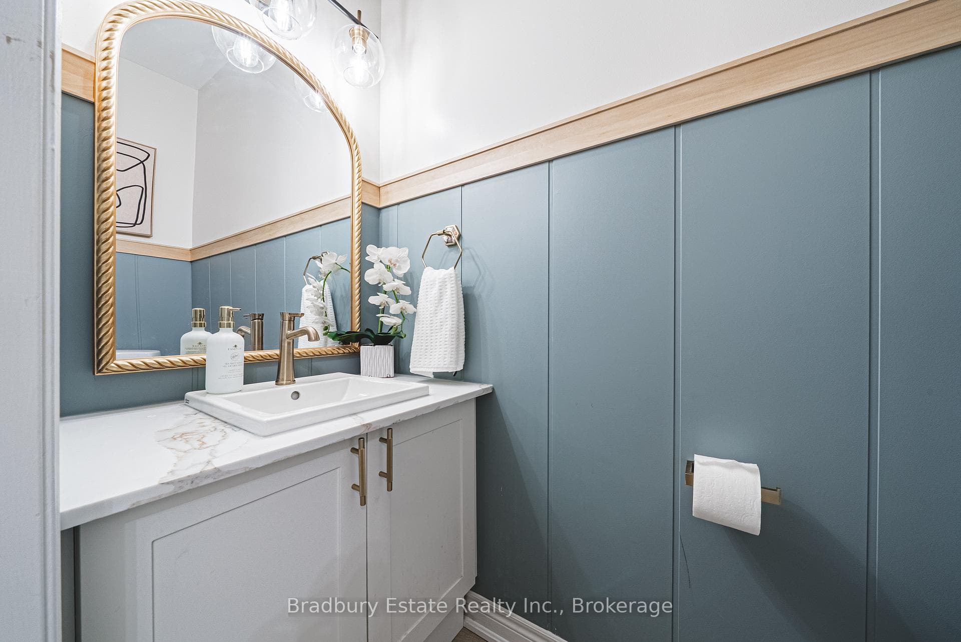 1401 Treeland Street photo 13