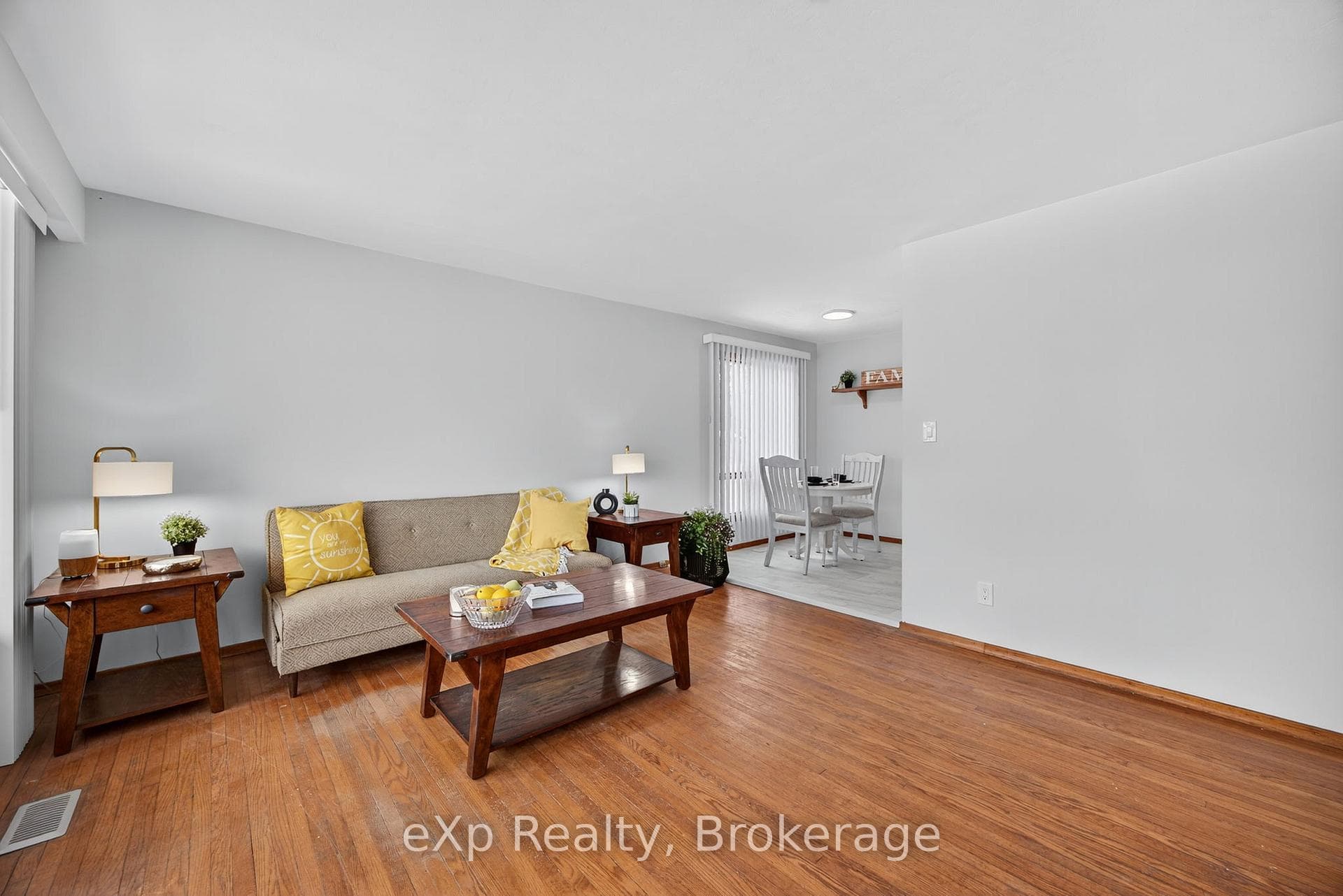245 Victoria Street photo 12