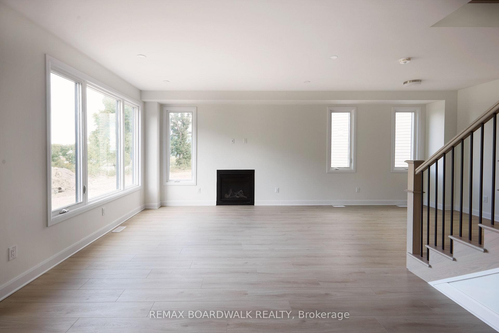 724 Kenny Gordon Avenue photo 6