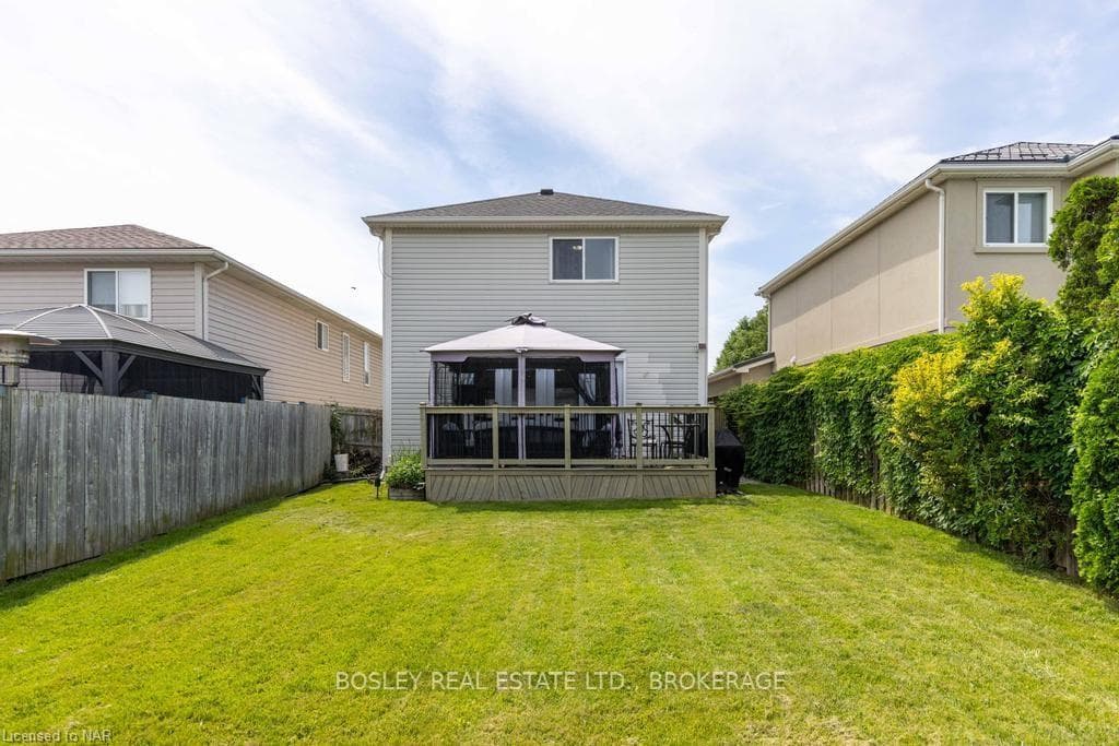 16 JENNIFER Crescent photo 35