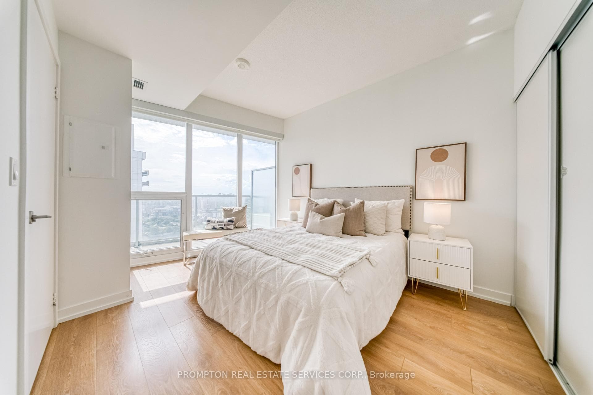 115 Mcmahon Drive Unit 3802 photo 17