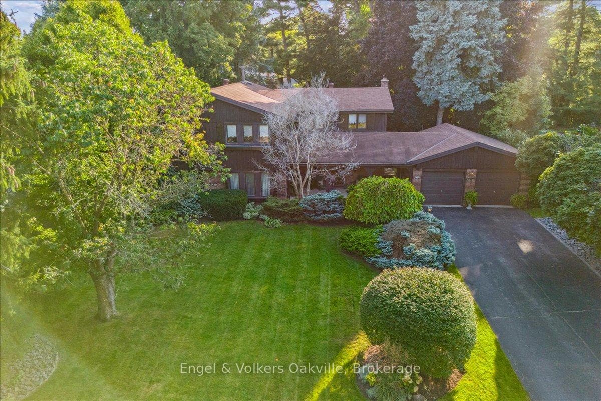 250 Gatestone Avenue photo 3