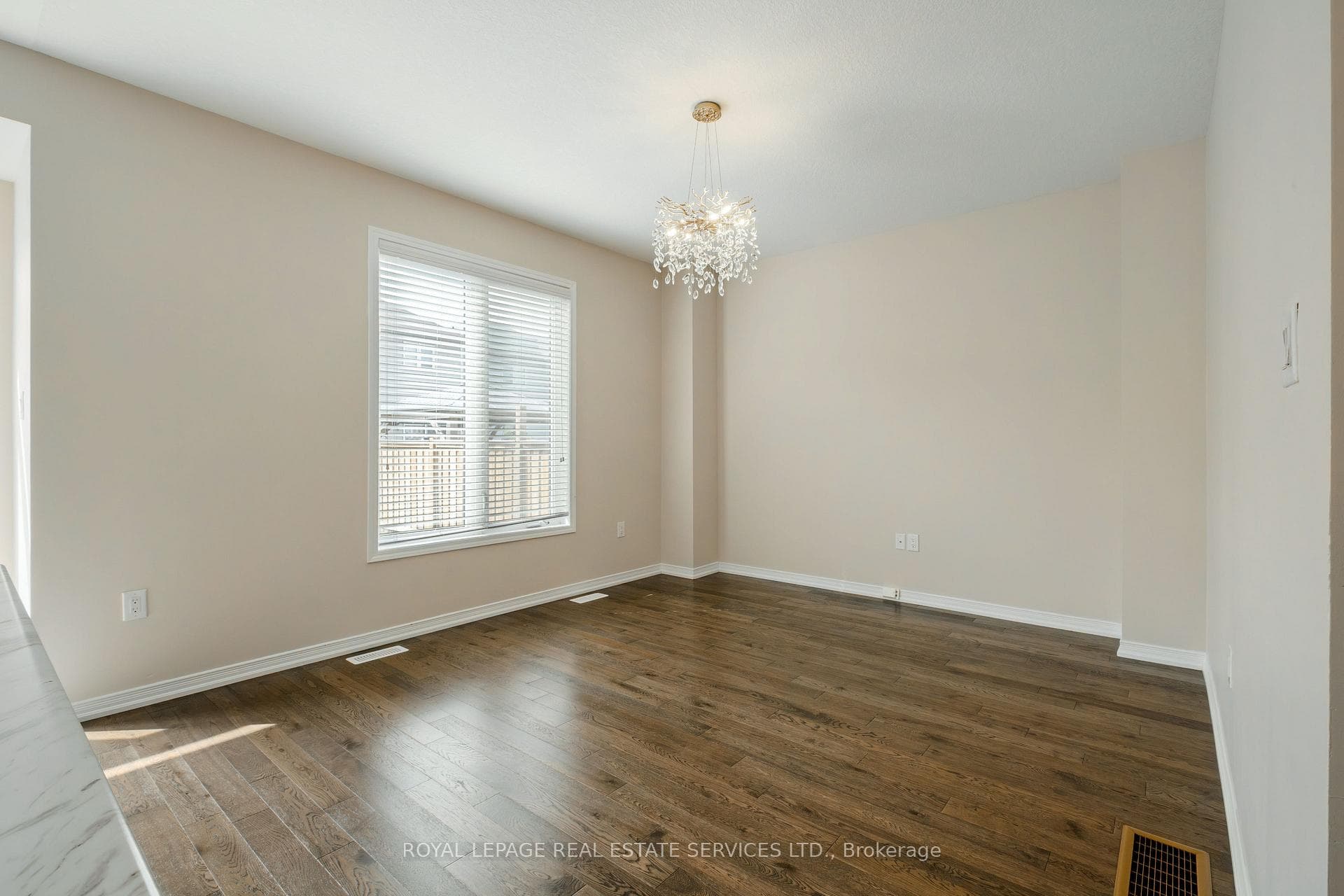 152 Munro Circle photo 14