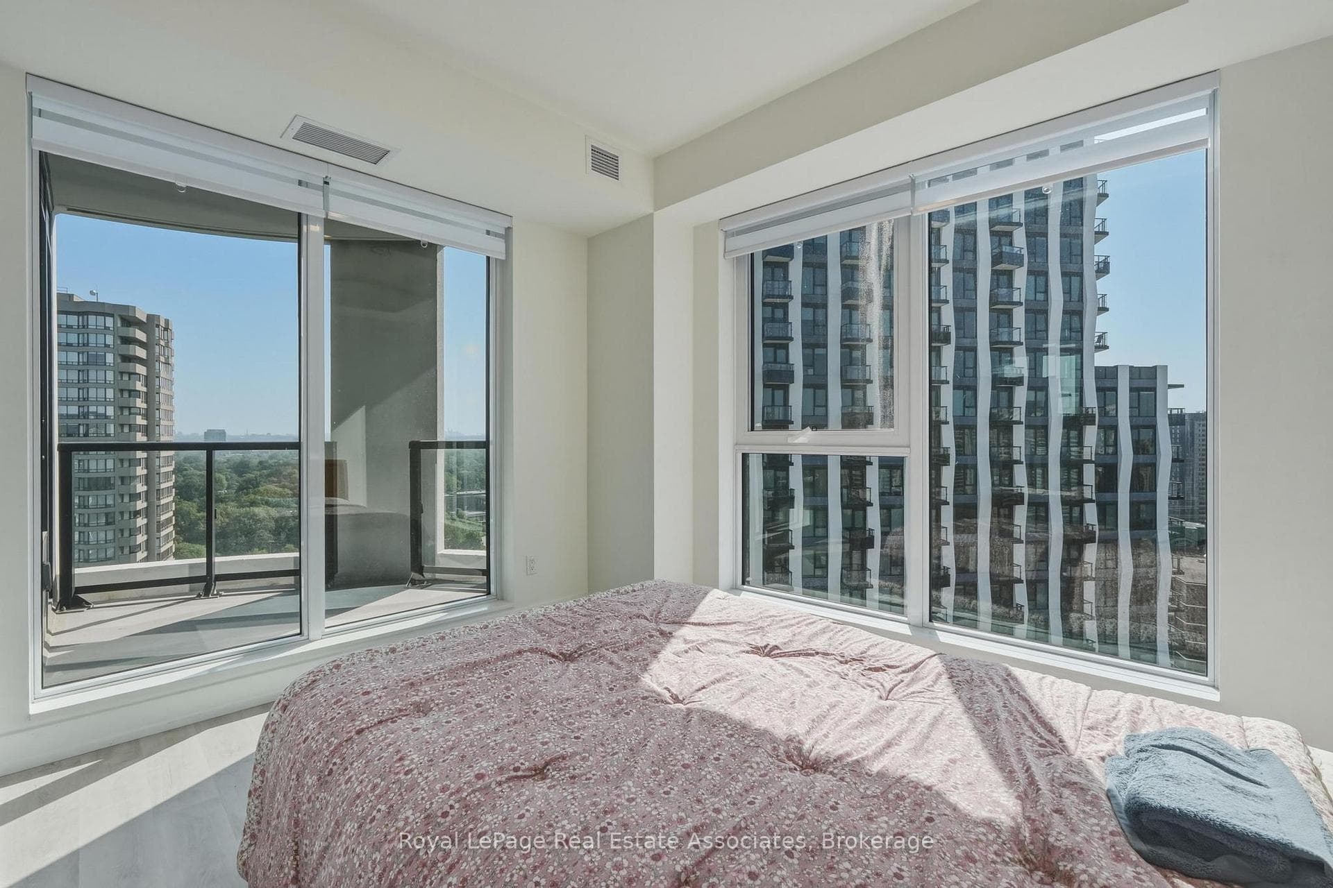 25 Cordova Avenue Unit 1804 photo 12