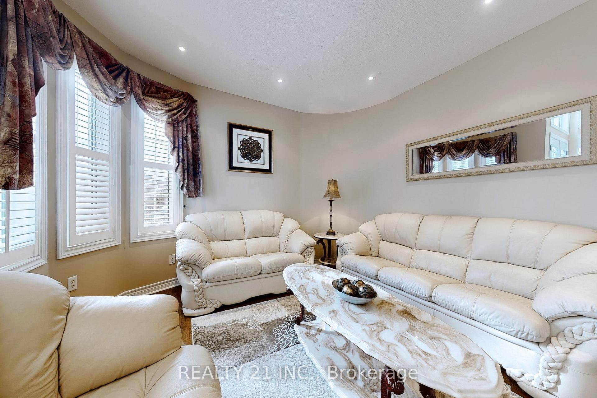 729 Lafayette Drive photo 4