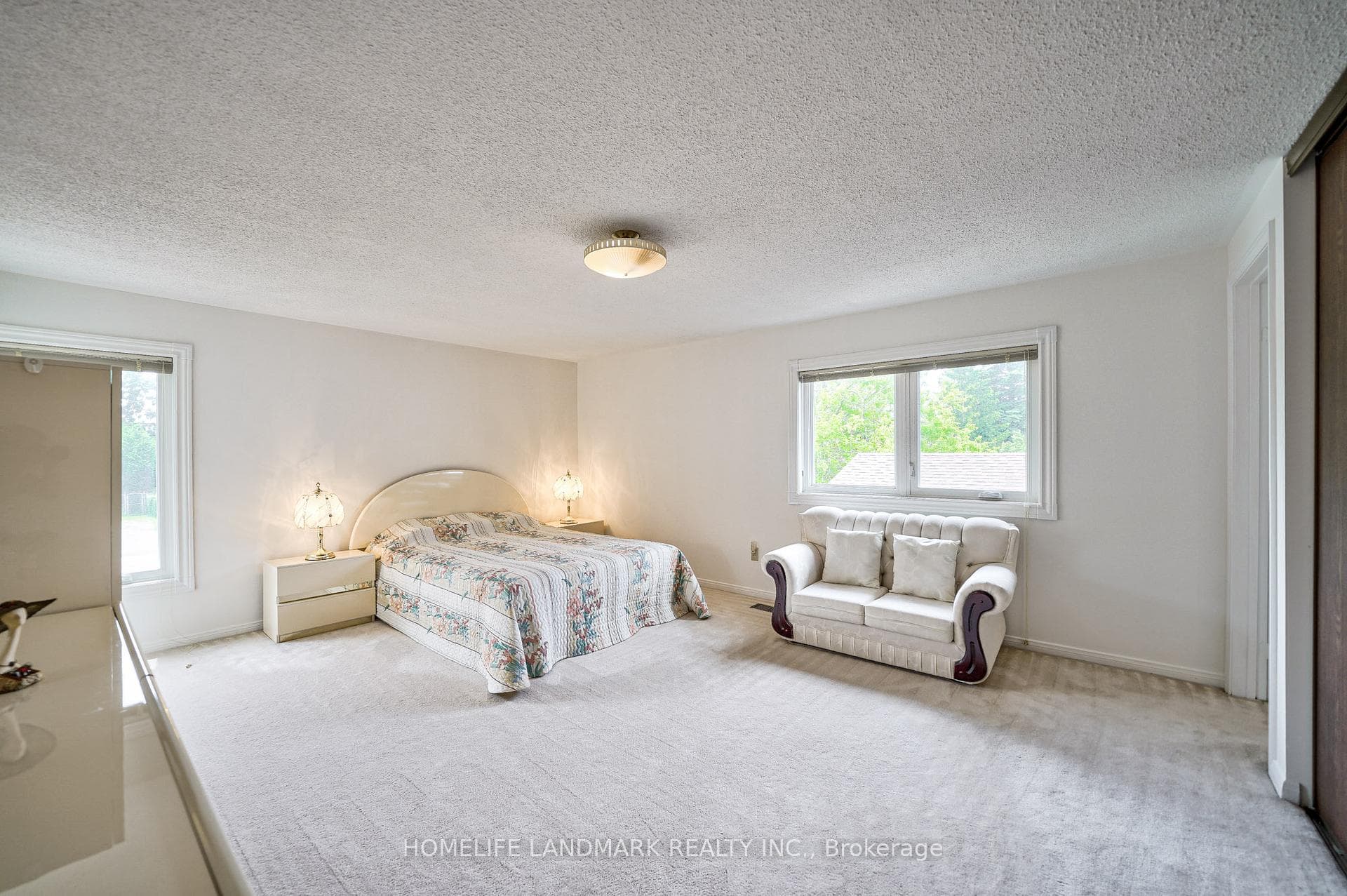 1076 Huntingwood Drive photo 24