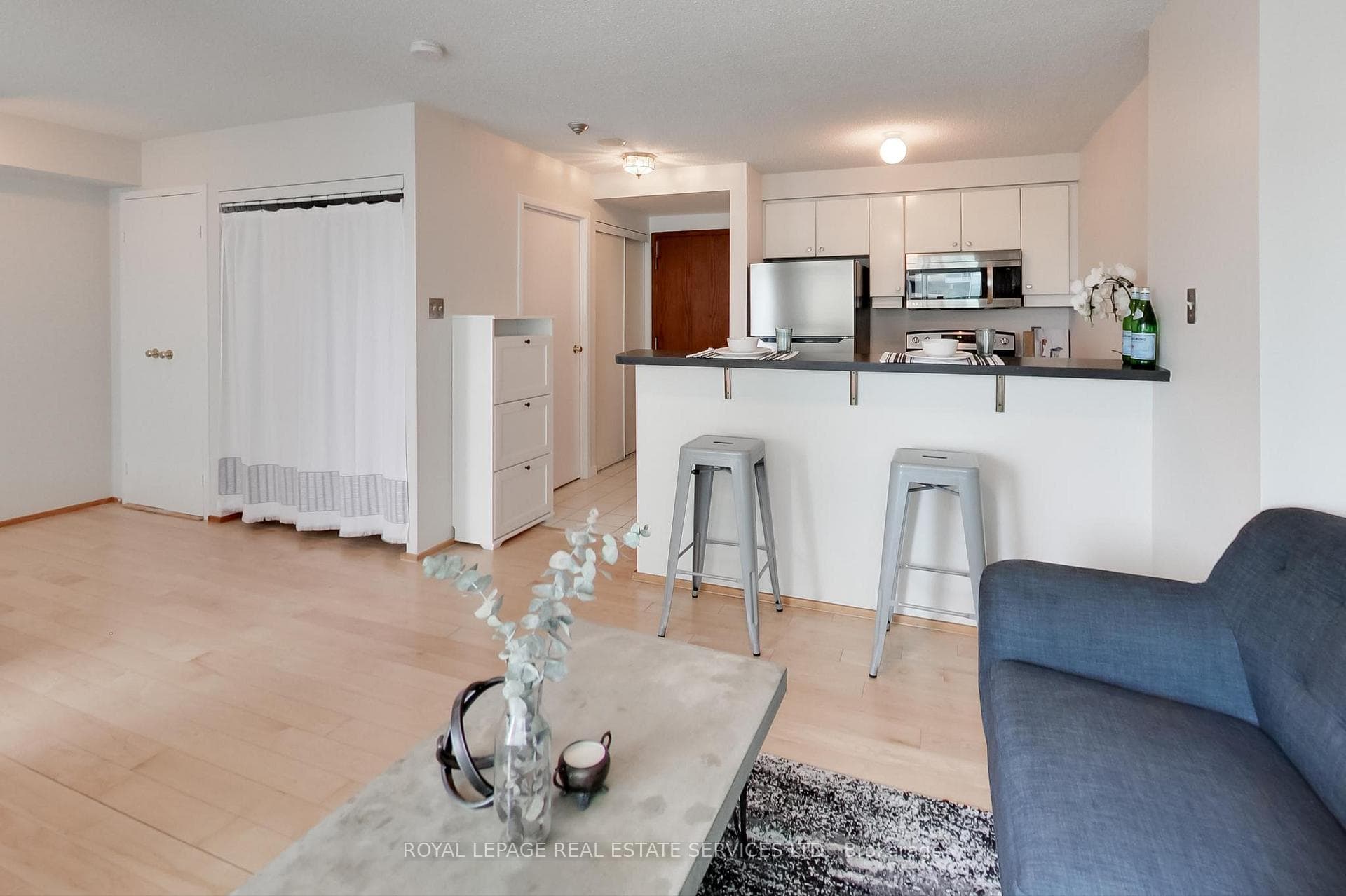 10 Queens Quay Unit 2012 photo 5
