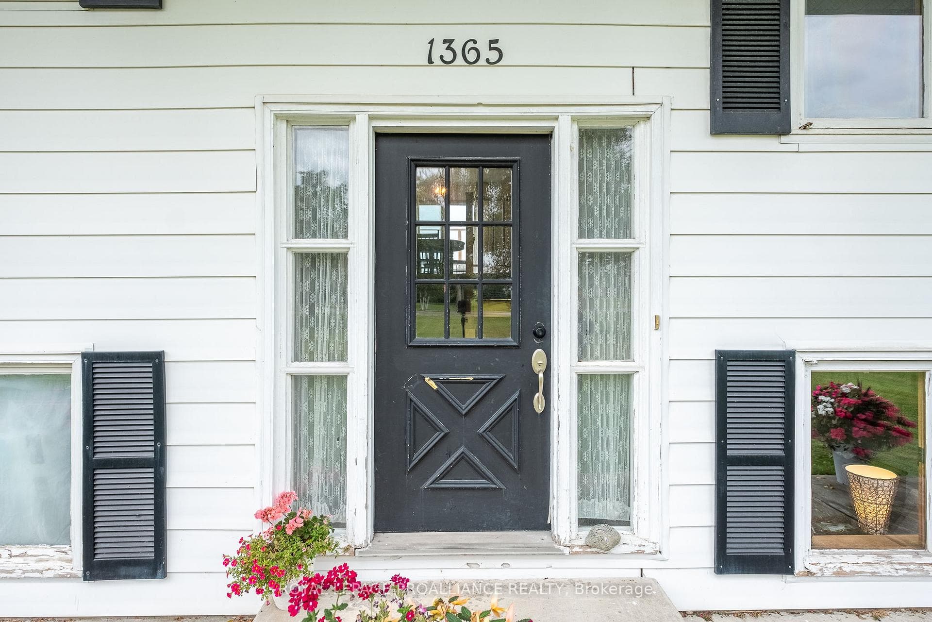 1365 Ontario Street photo 7
