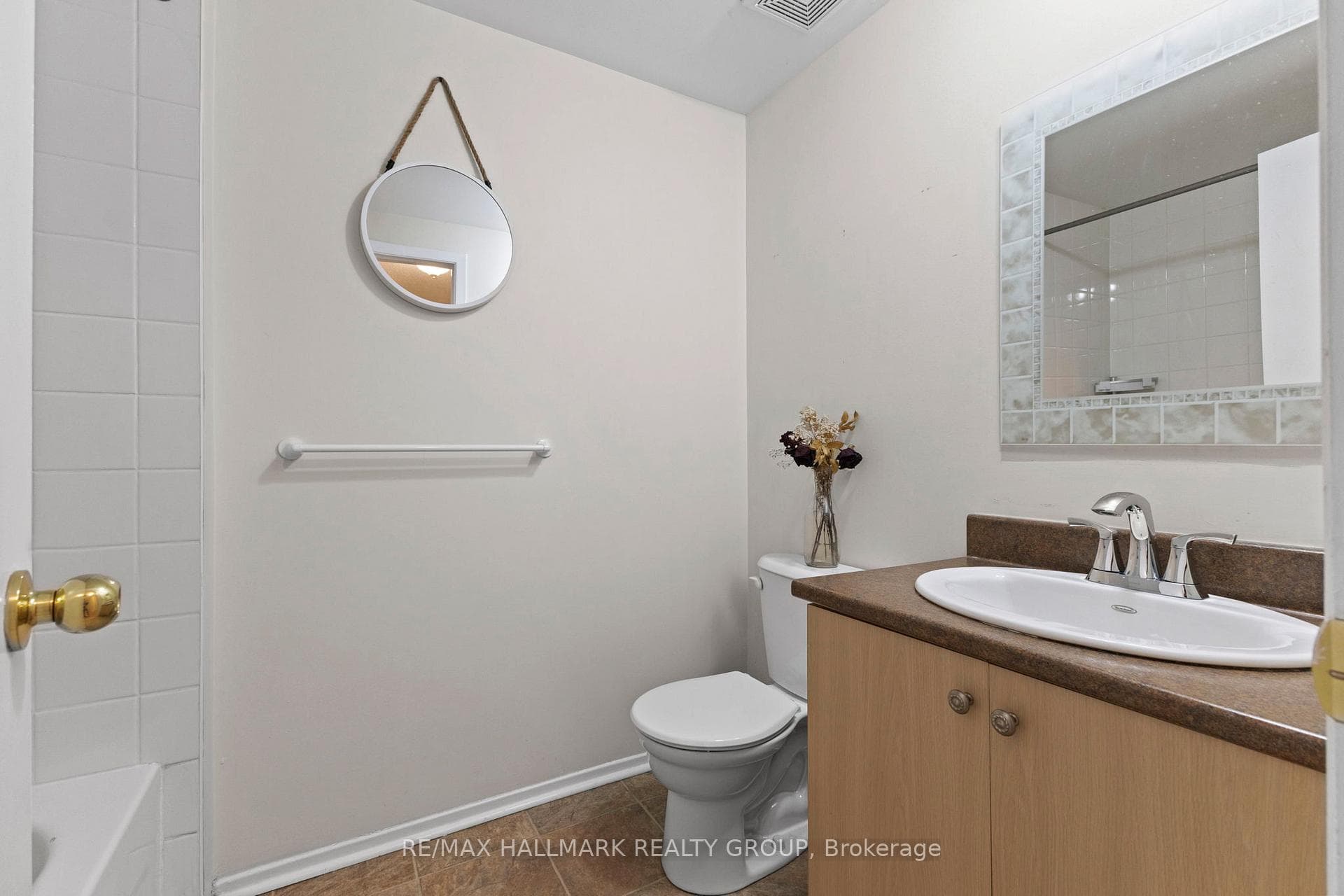 463 Canotia Place photo 24