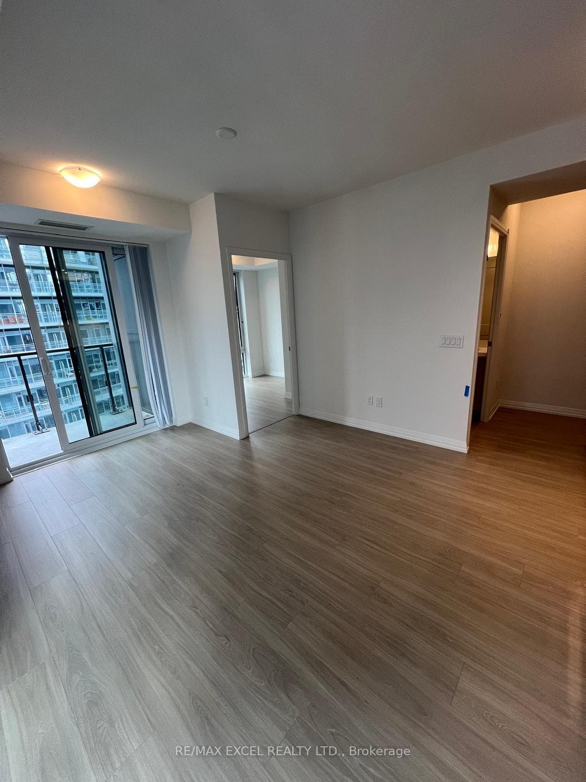 8 Widmer Street Unit 4305 photo 18