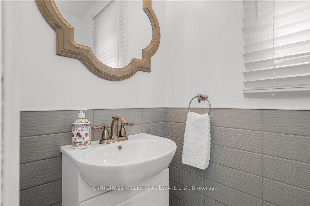 32 Reynier Drive photo 4