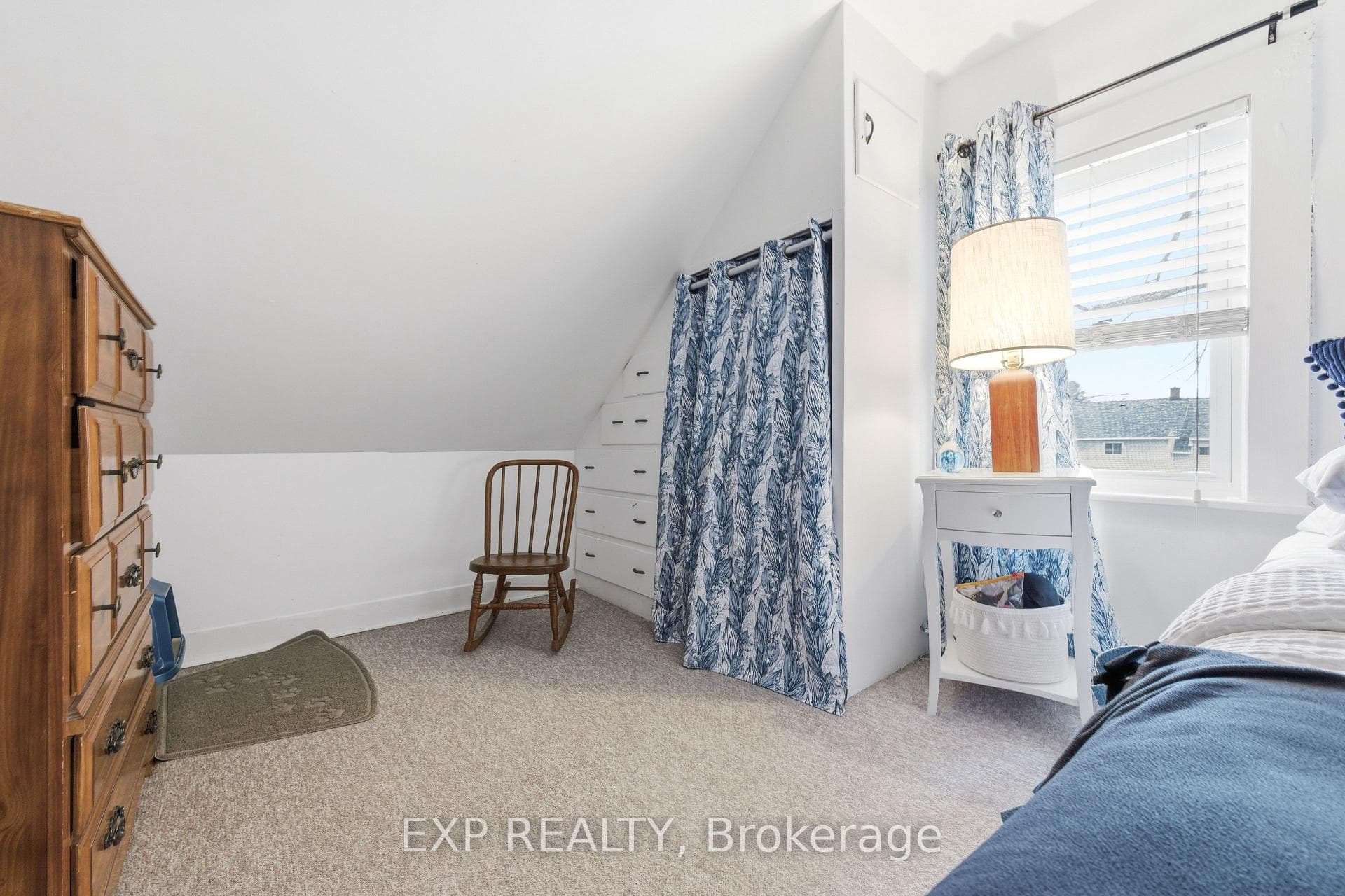 162 Hincks Avenue photo 28